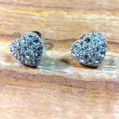 ハート型クリスタルスタッドピアス