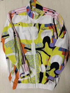 adidas カラフルウィンドブレーカー