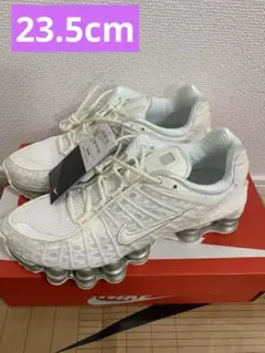 23.5cm ナイキ ショックス ホワイト セイル NIKE