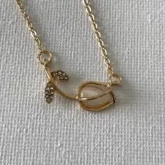 新品未使用■チューリップネックレス■ゴールドカラー■レディース■お花・フラワー