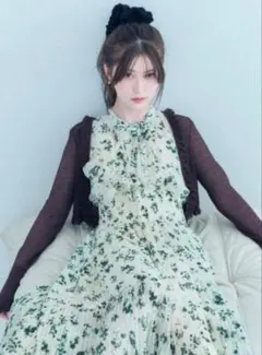 Lovilyn UVカットフリルパーカー ホワイト系その他 - メルカリ
