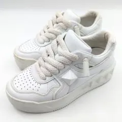 VALENTINO ワンスタッズXL ナッパレザー スニーカーのサムネイル