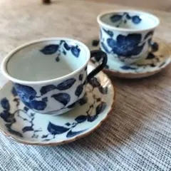 青と白の花柄カップとソーサー 2個セット　旭窯