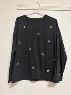 ハート柄 黒 長袖Tシャツ