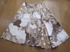 美品　スキャパ　秋カラー　綺麗なデザインのスカート　３８
