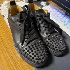 ルブタン 靴 スニーカー 24.5 25.0 黒 ブラック スタッズ とげとげ
