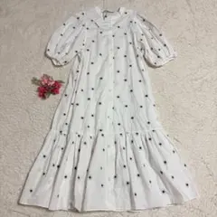 【新品タグ付き】ZARA エンブロイダリーパフスリーブワンピース刺繍花柄L〜XL