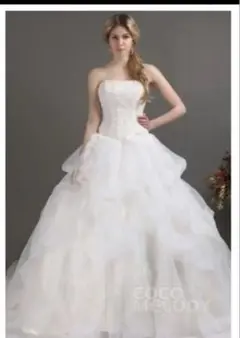 Coco Melody ストラップレス ホワイトウェディングドレス