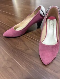 ピンク スエード リボン付きパンプス