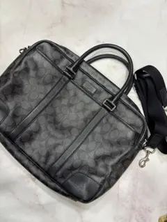 コーチ　ビジネスバッグ　ショルダー付き　ブラック