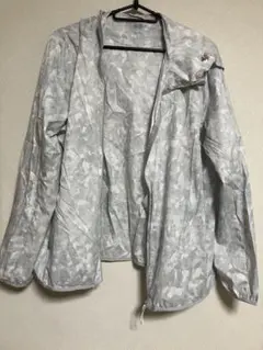 ユニクロ　ポケッタブルパーカー women XL