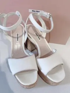miu miu ホワイトサンダル　サイズ38 (箱有り)