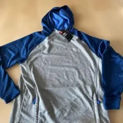 Under Armour 新品　吸汗速乾 フード付きパーカー