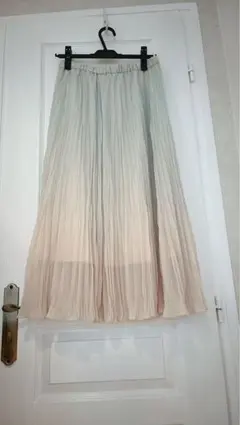 シアーグラデーションプリーツスカート