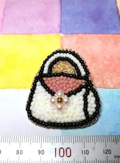 ハンドメイド　ビーズ刺繍 　ハンドバッグ　ブローチ