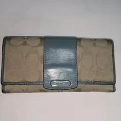 COACH　水色の縁の長財布！