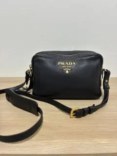 極美品✨プラダ ショルダーバッグ メタルロゴ レザー ネイビー 1BH050 