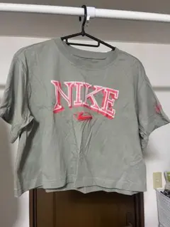 NIKE クロップド丈 Tシャツ カーキのサムネイル