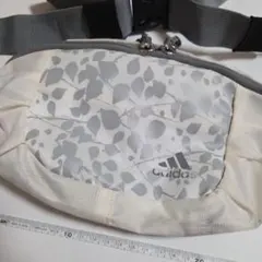 adidas ボディバッグ・ウエストポーチ 葉柄 ホワイト・グレー