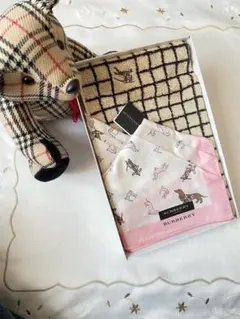♡BURBERRY 犬のイラスト ハンカチ　タオルハンカチ2枚セット