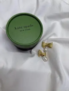 ケイトスペードで買ったリボンモチーフのかわいいピアスです！