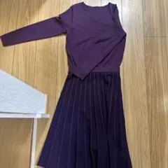紫のVネック長袖ワンピース