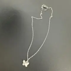 シルバー蝶ペンダントネックレス