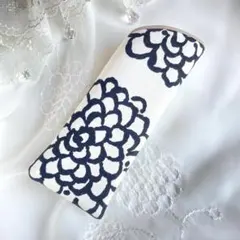 ダリア　メガネケース　出し入れ簡単　大人可愛い　白　黒　グレー