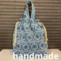 ハンドメイド　巾着バッグ　刺繍　ライトブルー　デニム風　マチあり　ポケットなし
