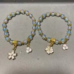 オーロラ色ビーズの花チャームブレスレット2個セット