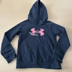 Under Armour ブラックパーカー 130センチ