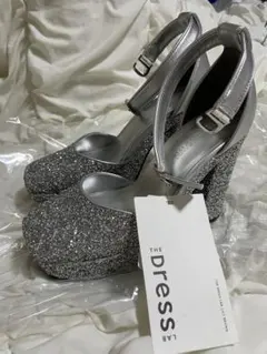 新品タグ付き！リリーブラウン 23.5cm シルバー 銀 スパンコール