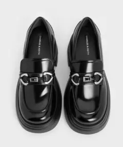 CHARLES & KEITH 厚底ローファー ブラックのサムネイル