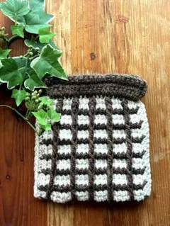 【ハンドメイド】チェック柄 かぎ編み マルチケース バネ口ポーチ