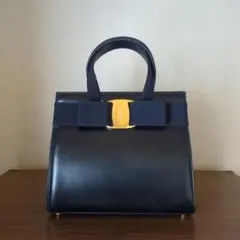 Salvatore Ferragamo ヴァラリボン 2WAYバッグ ネイビー