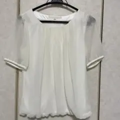 ナチュラルビューティー　オフホワイト シフォン 半袖ブラウスのサムネイル