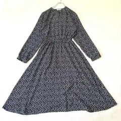 yn1175 小花柄長袖ワンピース ロング 黒 レトロ フレア ウエスト切替