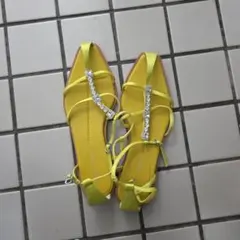 イエローストラップサンダル ラインストーン付き　24.5cm