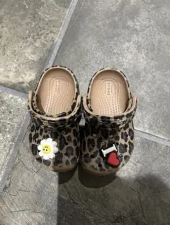 Crocs キッズ サンダル レオパード柄 C6