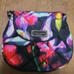 3月2日22時までの価格新品MARC JACOBS フラワー ショルダーバッグ