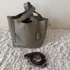 美品⭐︎ANNE COQUINE アンコキーヌ 本革 キューブバッグ　グレージュ