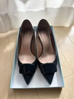 銀座かねまつ　エナメルパンプス