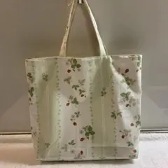 ハンドメイド　トートバッグ　ウェッジウッド ワイルドストロベリー生地使用
