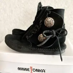 Minnetonka ミネトンカ 2ボタン ブーツ コンチョ ショートブーツ