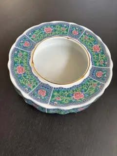 有田焼　雅東窯花柄陶器製灰皿