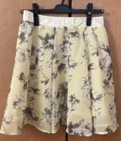 花柄スカートのサムネイル