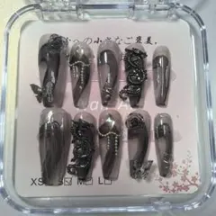 グレーのネイルチップセット 10個