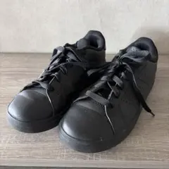 adidas ブラック スニーカー