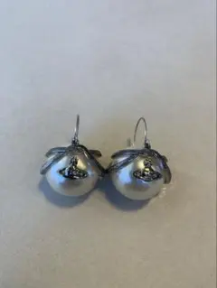 スティーブンデュエック 白蝶貝フラワー ピアス - メルカリ