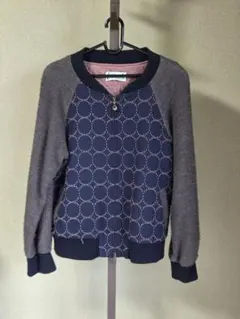 ホコモモラ ジップアップブルゾン 刺繍 中綿キルティング グレー×紺 42のサムネイル